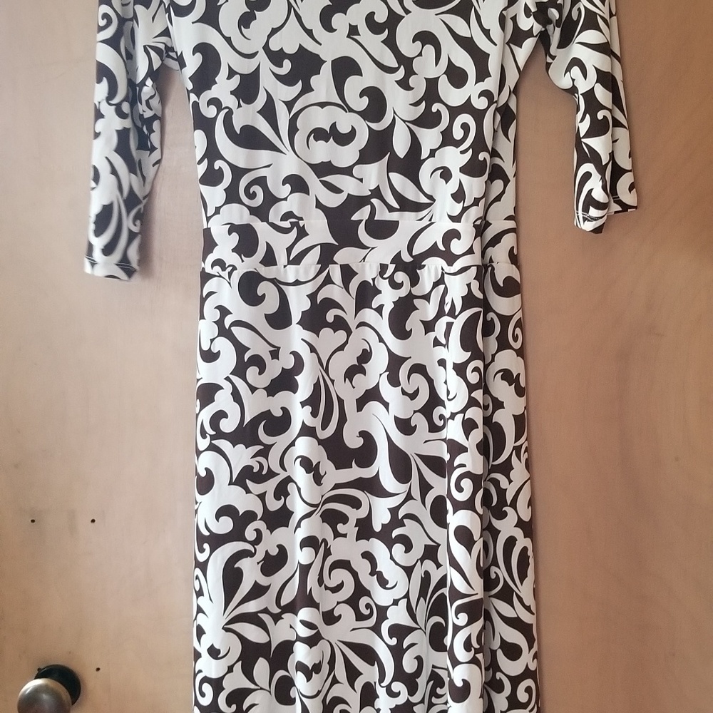 Dress - Picture 2 of 4